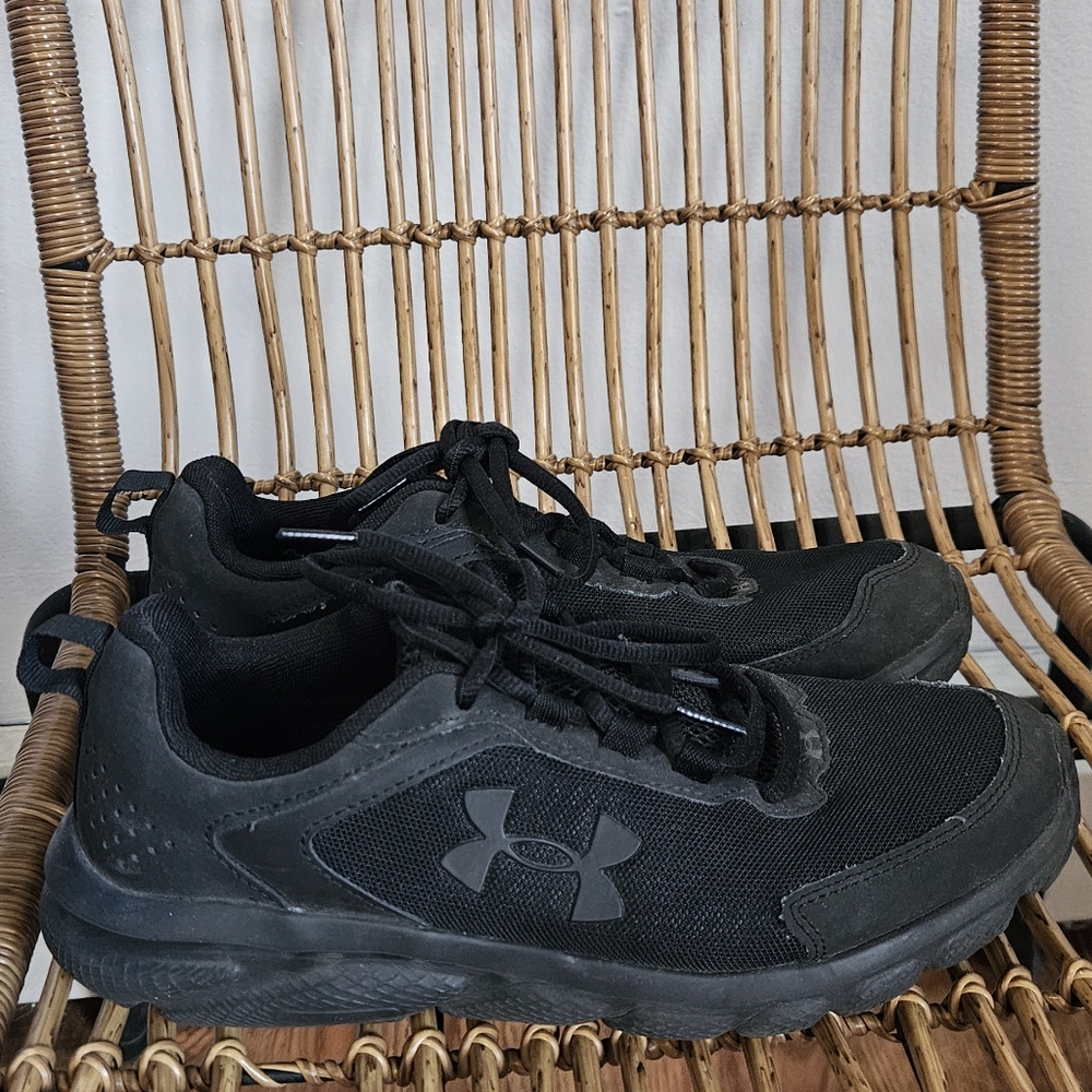 Under Armour Charged Assert Running Shoes - image 1